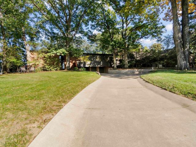 501 E High Point Rd, Peoria, IL