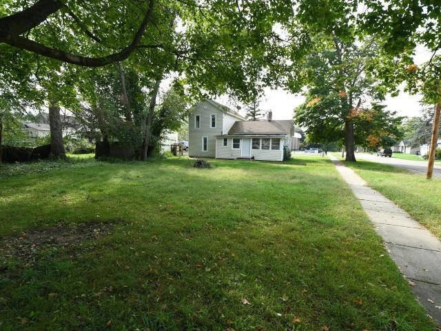 501 E Paw Street