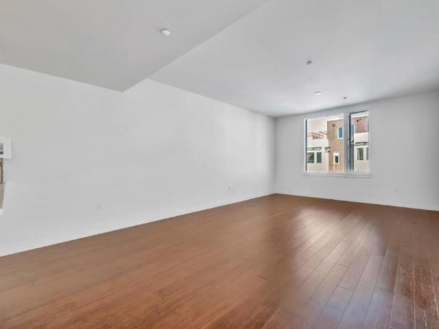 501 Hudson Avenue 304