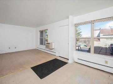 501 Maplewood Gdns, Nanuet, NY 10954 | MLS #969728
