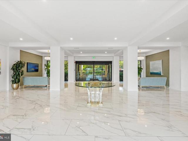 501 Slaters Lane # 611