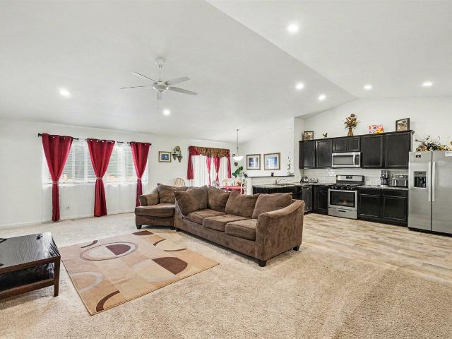 501 Pioneer Trail