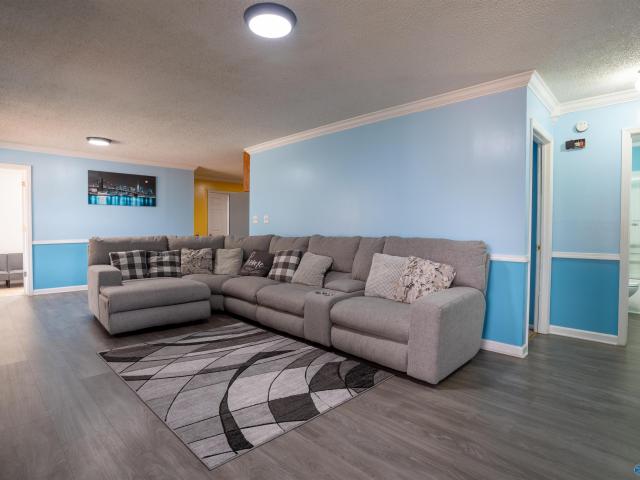 501 Royal Avenue 1