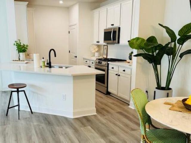 501 Raes Court 204