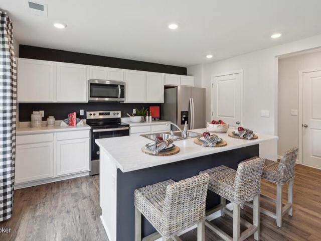 501 Zelcova Dr