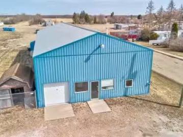 5024 50 Avenue, Eaglesham, AB, T0H 1H0 commercial for sale.