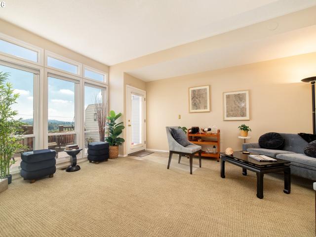 5028 sw view point ter