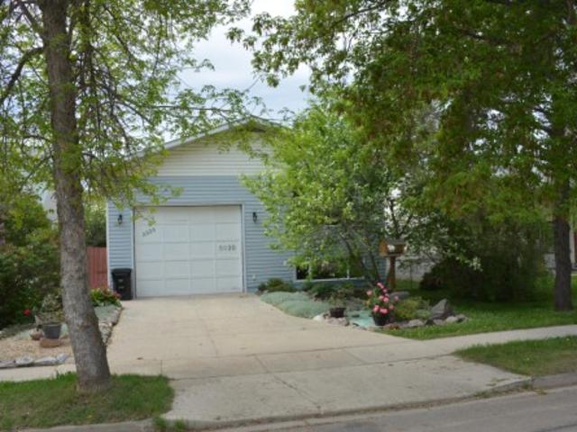 5020 47 Street, Barrhead, AB, T7N 1H5 house for sale | Listing ID E4500 | Royal LePage