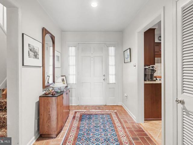 5021 Woodbox Lane