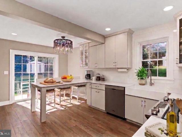5022 Turtle Lane