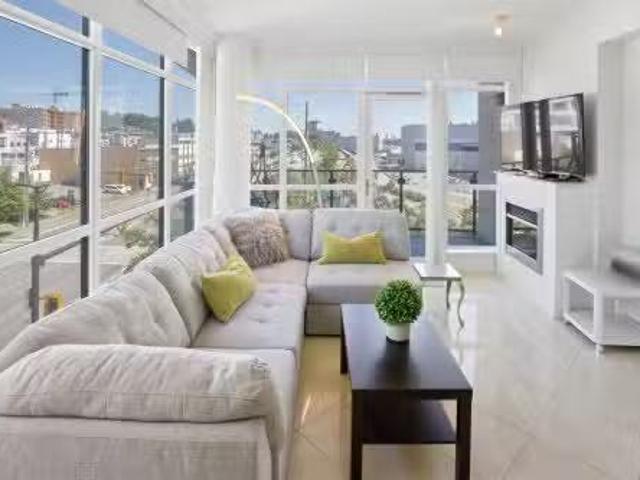 502 172 Victory Ship Way, North Vancouver, BC, V7L 0B5 Singl.