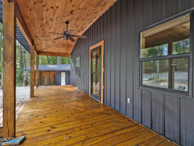 502 Buck Ridge Rd