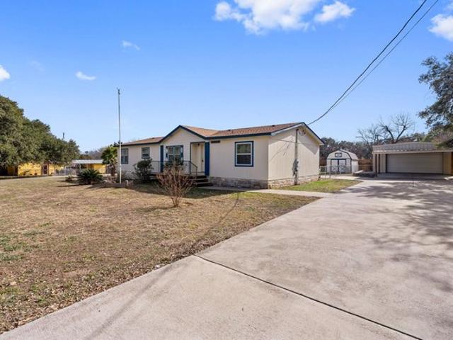 502 E Pecan Dr, Johnson City, TX 78636