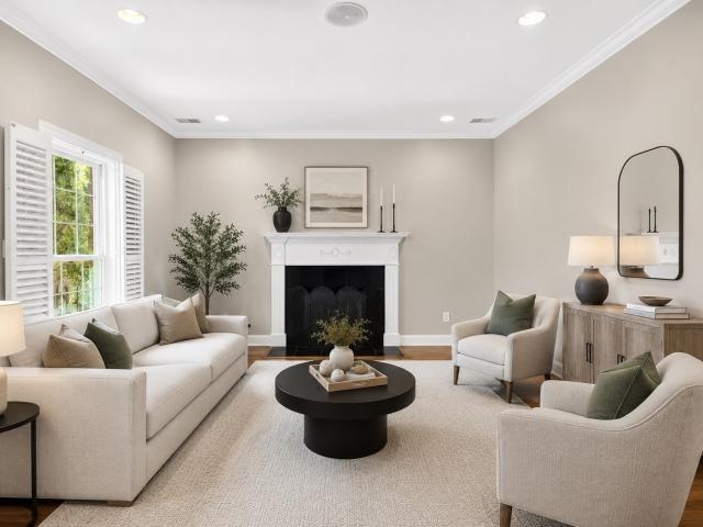 502 Eden Park Dr