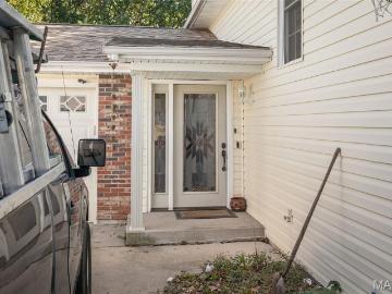 502 Hunter Chaise Dr, Wentzville, MO 63385 | MLS #25070