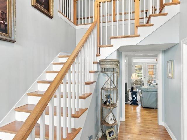 502 Huntington Ln
