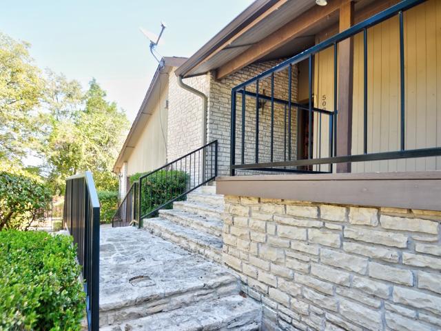 502 Oakland Hills Ln, Kerrville, TX 78028 | MLS #123775