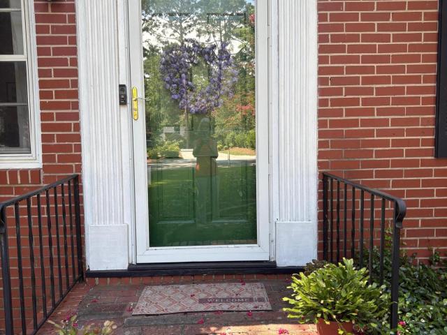 502 Lafayette Drive NW