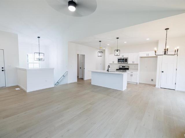 502 Ridge Court