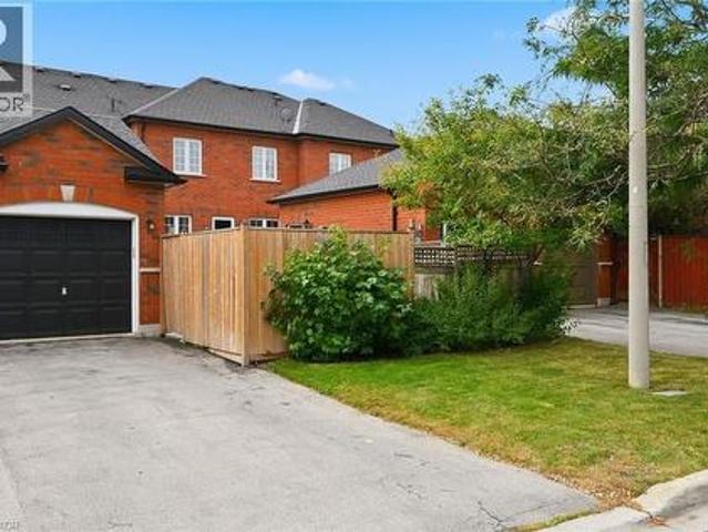 5035 Corporate Drive, Burlington, ON, L7L 7L5 house for sale | Listing ID 40870 | Royal LePage