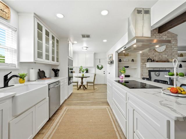 5037 Maylands Drive