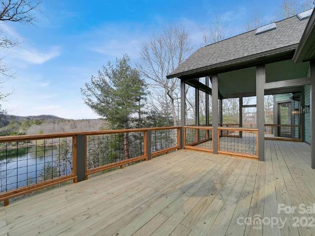 5039 Connestee Trail