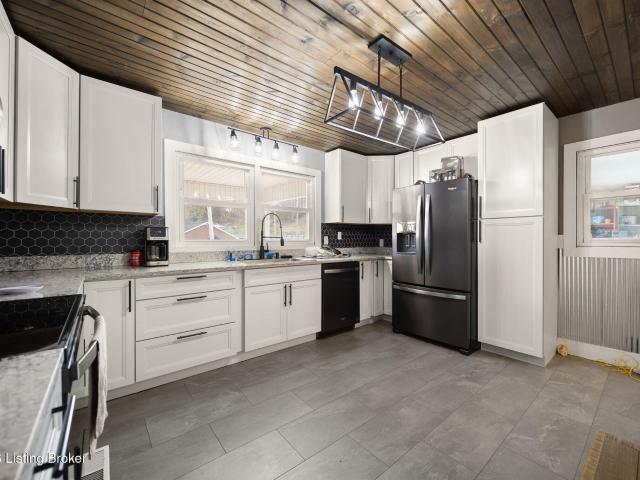 503 N Main St