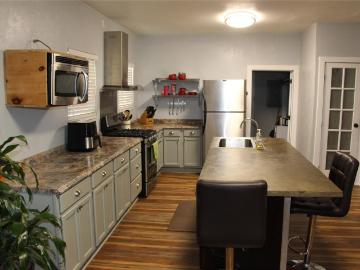 503 W 9th Street