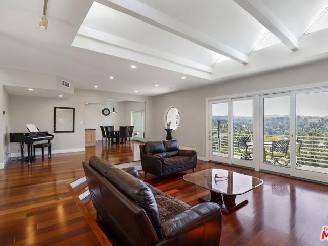 5045 Calatrana Drive