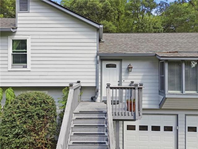 5045 Ravenwood Drive