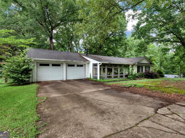 5045 Red Oak Lane