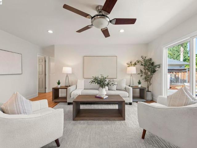 5048 Brian Ct