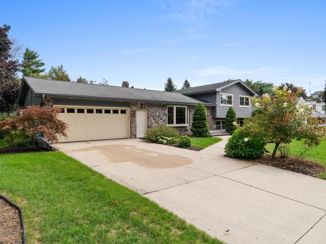 5048 River Heights Dr