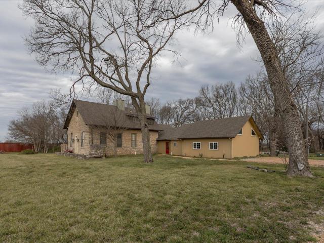 5040 E 141st St, Carbondale, KS 66414 | MLS #243654