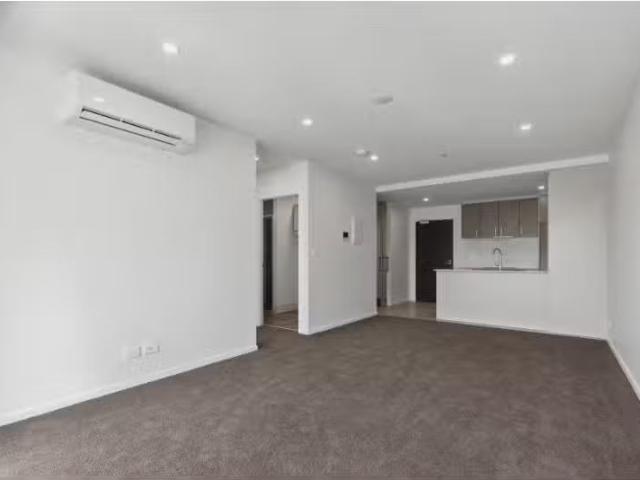 504/2 Limburg Way, Greenway Apartment for rent Listed by Anto.