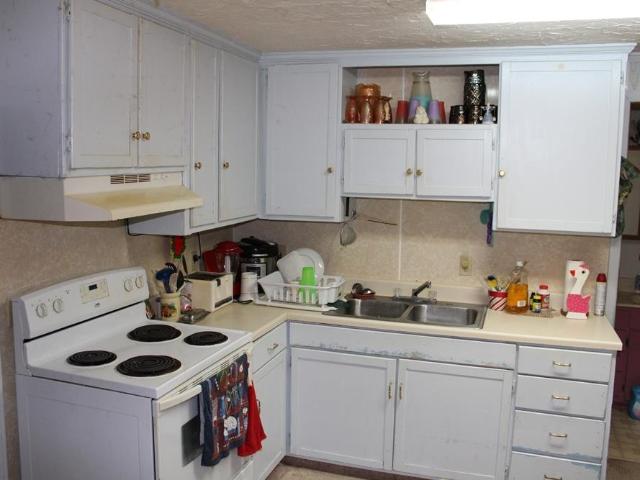 5042 Southwood Drive