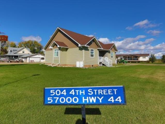 504 4 Street, Alcomdale, AB, T8R 2K8 house for sale | Listing ID E4511 | Royal LePage