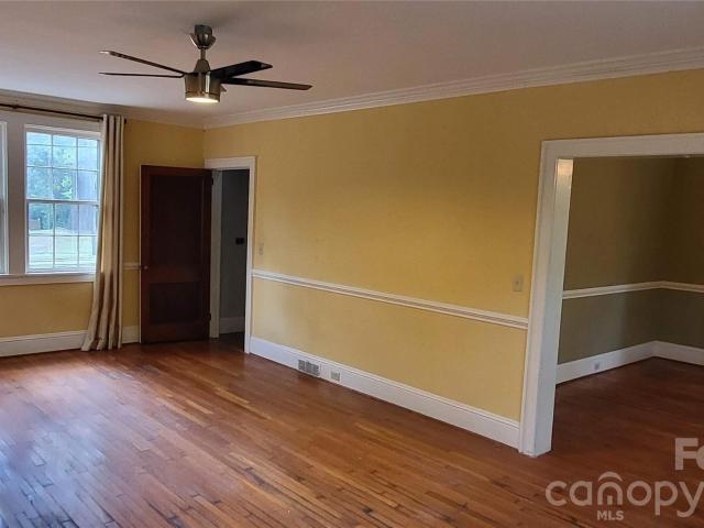 504 Chesterfield Avenue