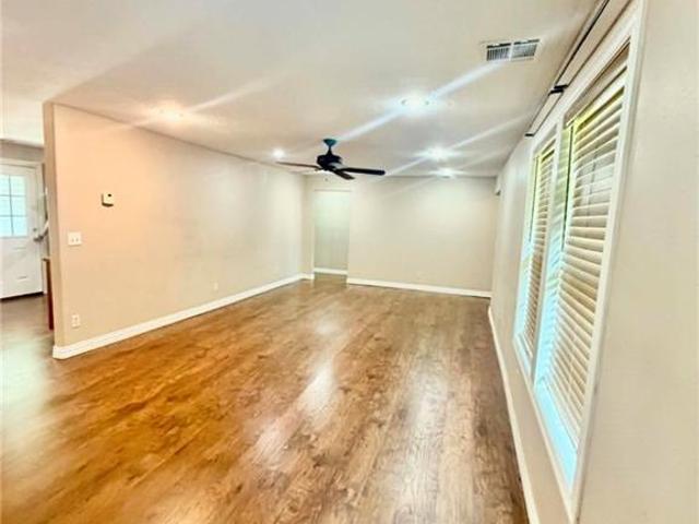 504 E 6th Street