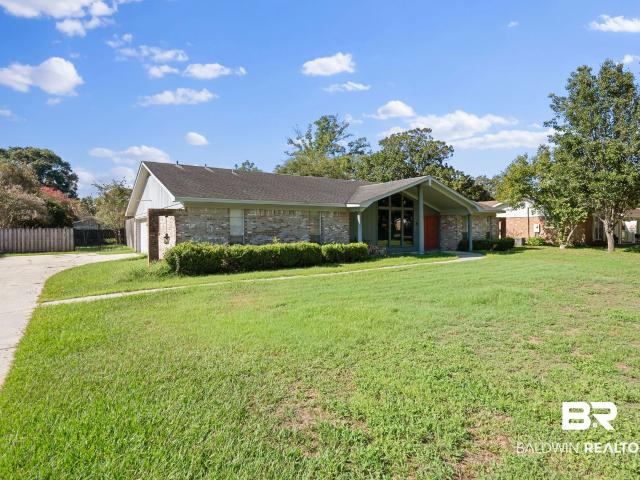 504 N Vaughn Dr