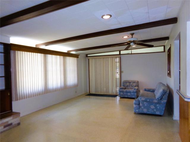 504 N West St, Weimar, TX 78962 | MLS #60688