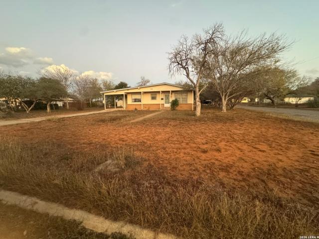 504 N Cedar St, Pearsall, TX 78061 | MLS #1930