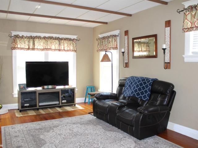 504 W Walnut Street