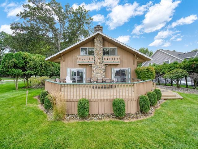 5056 Lakeshore Drive