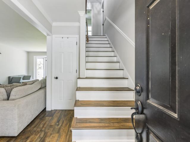 5053 English Village Dr