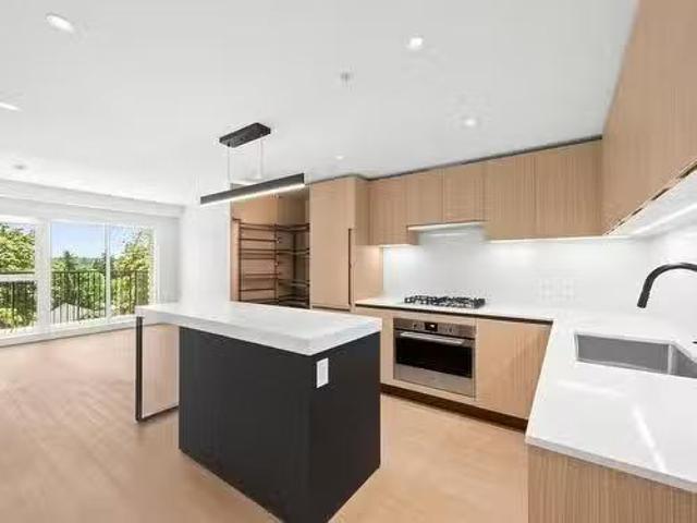 505 2235 Broadway E, Vancouver, BC, V5N 0J5 Single Family Pr.