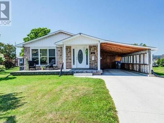 505 Briarwood Avenue, North Perth, ON, N4W 3P9 house for sale | Listing ID X13659 | Royal LePage