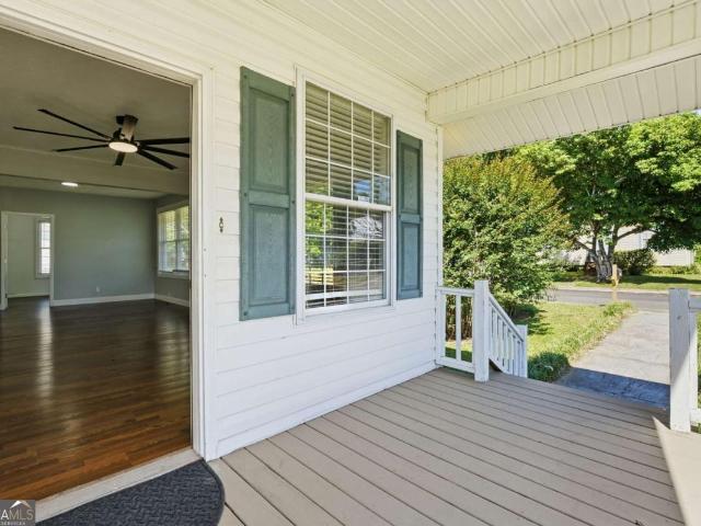 505 E 3rd Street NE