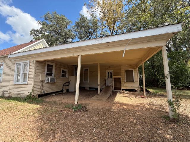 505 W Buck Street