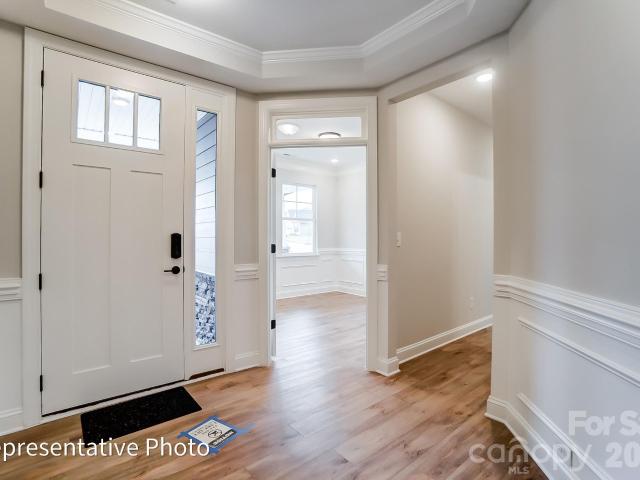 5064 McLaughlin Loop